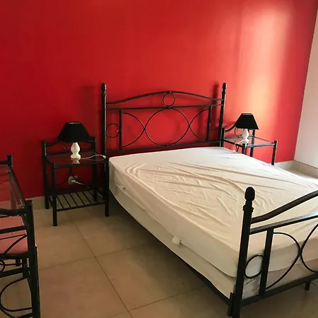 A Avec Piscine Privee Nyaraló *